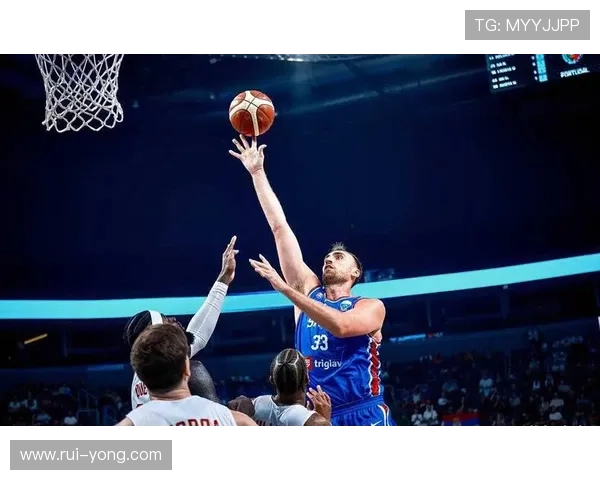 兰德尔表现平平全场10投仅4中贡献16分5篮板1助攻次节状态低迷未能得分